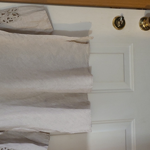 Linen Top - Picture 5 of 6